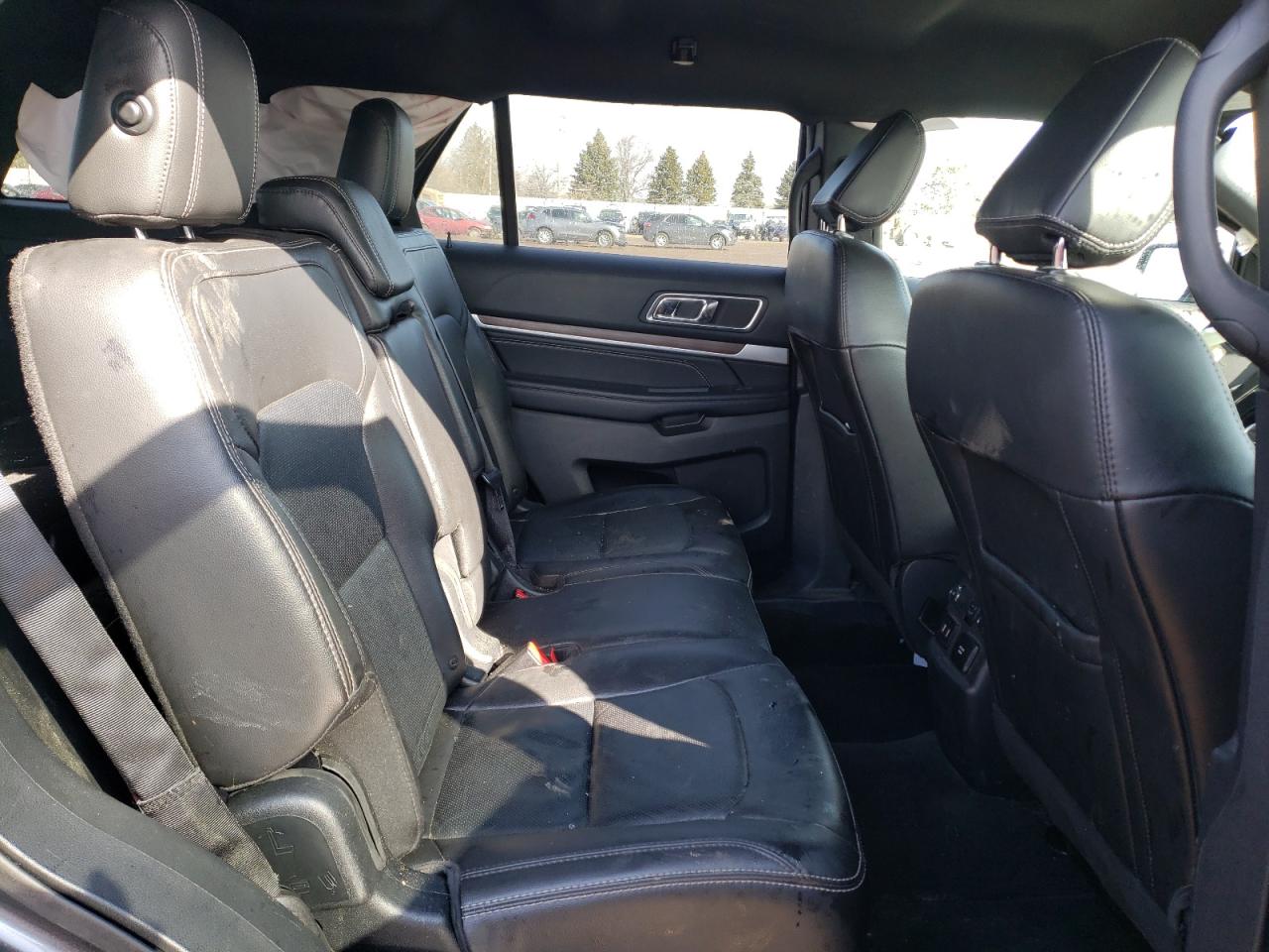 Photo 6 from auction – 2018 FORD EXPLORER L with VIN 1FM5K8F89JGB16099