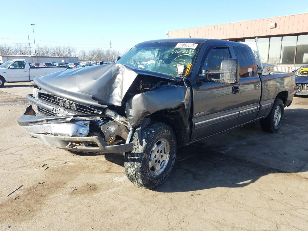 Photo 2 from auction – 2000 CHEVROLET SILVERADO with VIN 1GCEK19T4YZ271170