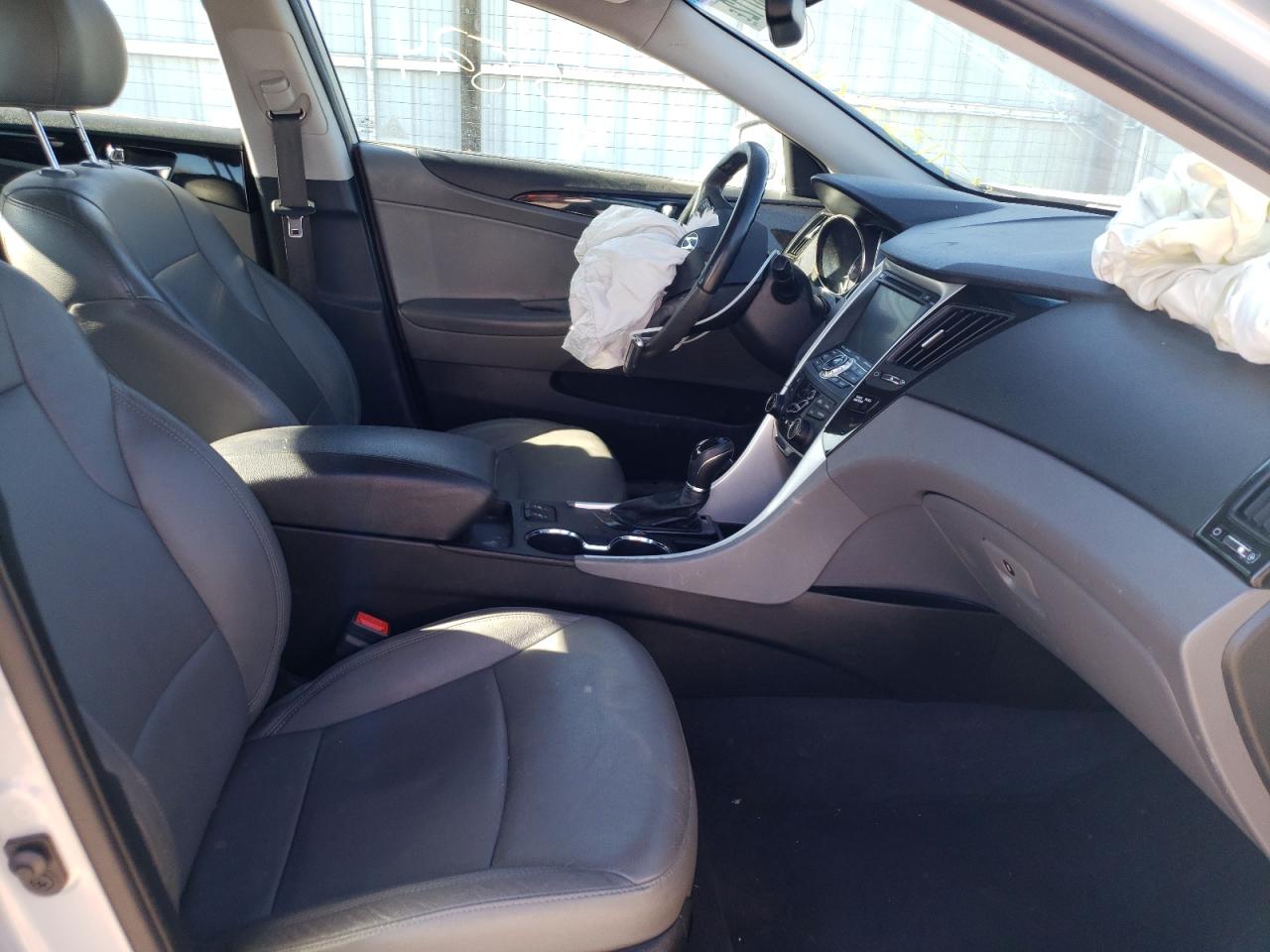 Photo 5 from auction – 2012 HYUNDAI SONATA SE with VIN 5NPEC4AC6CH469193