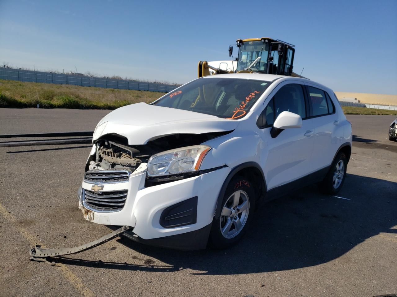 Photo 2 from auction – 2015 CHEVROLET TRAX 1LS with VIN KL7CJPSB5FB064773