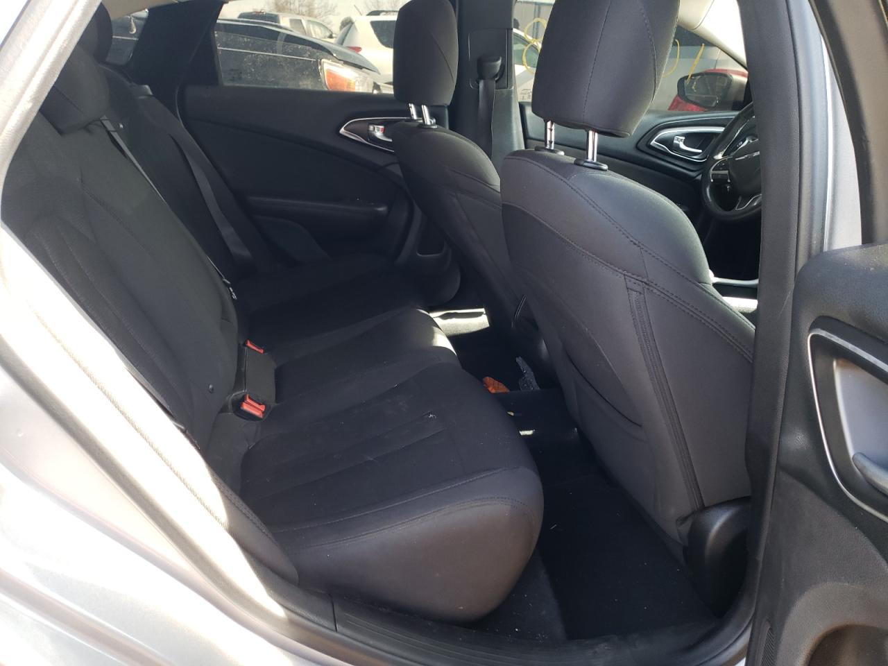 Photo 6 from auction – 2015 CHRYSLER 200 LIMITE with VIN 1C3CCCAB6FN744773