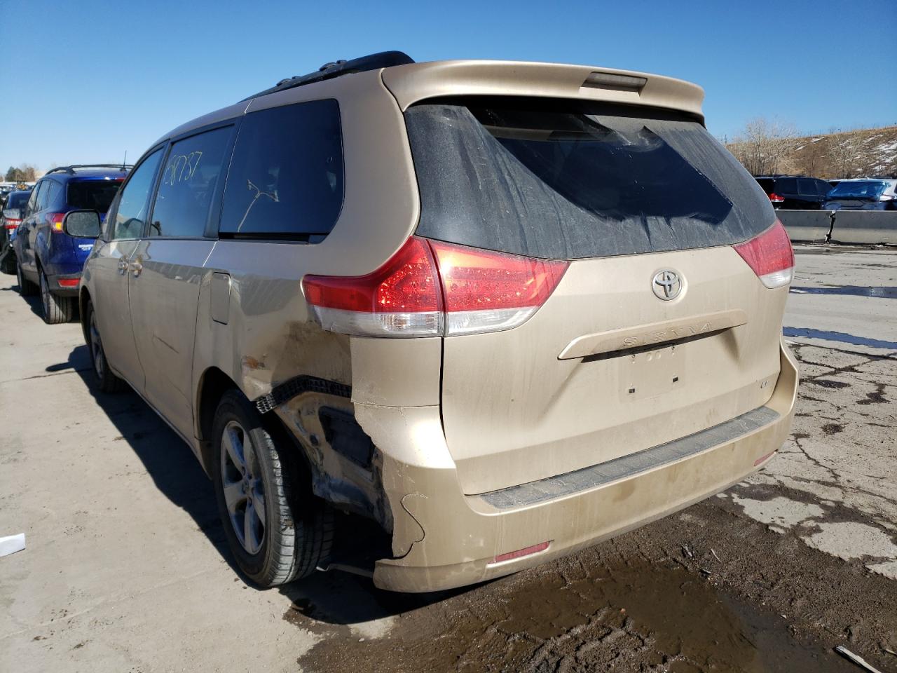 Photo 3 from auction – 2011 TOYOTA SIENNA LE with VIN 5TDKK3DC2BS117913