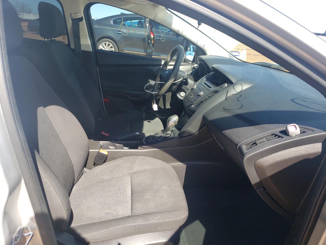 Photo 5 from auction – 2016 FORD FOCUS S with VIN 1FADP3E28GL305723