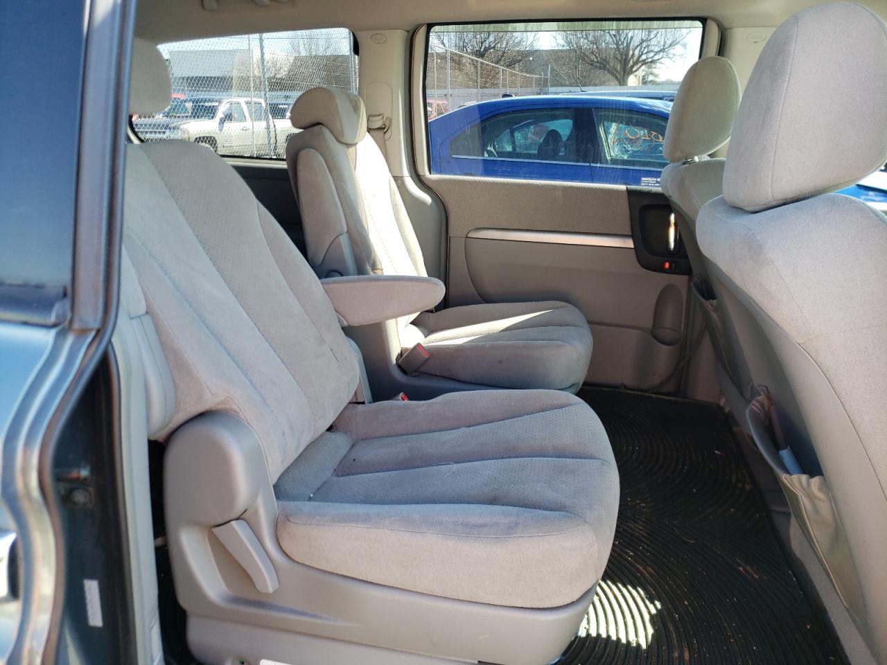 Photo 6 from auction – 2007 HYUNDAI ENTOURAGE with VIN KNDMC233976020331
