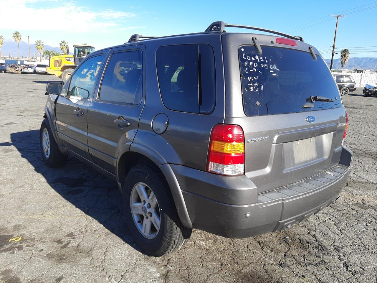 Photo 3 from auction – 2006 FORD ESCAPE HEV with VIN 1FMCU96H16KD37305