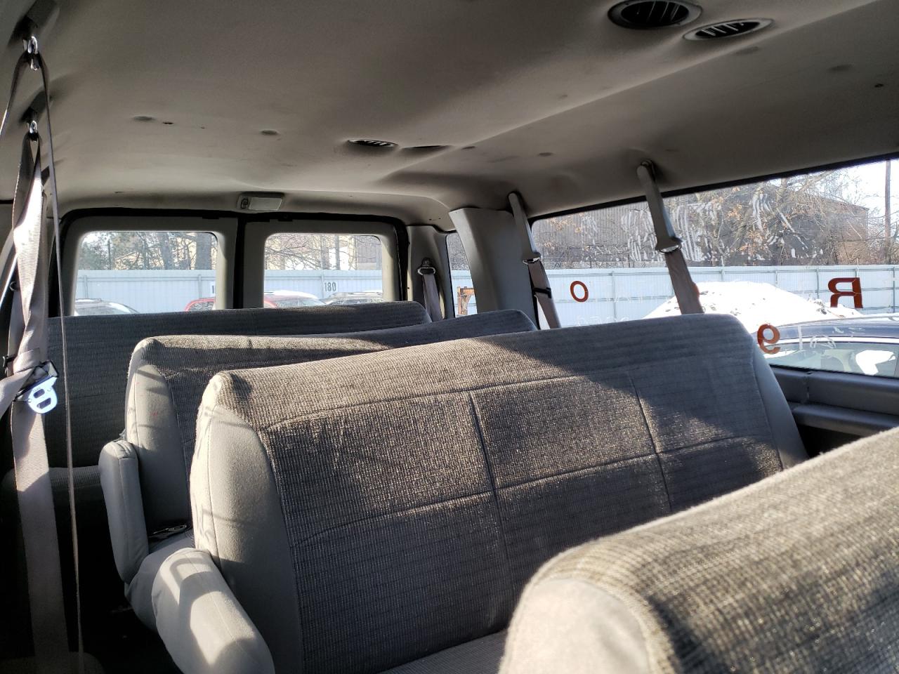 Photo 6 from auction – 2001 FORD ECONOLINE with VIN 1FBSS31S31HB44914