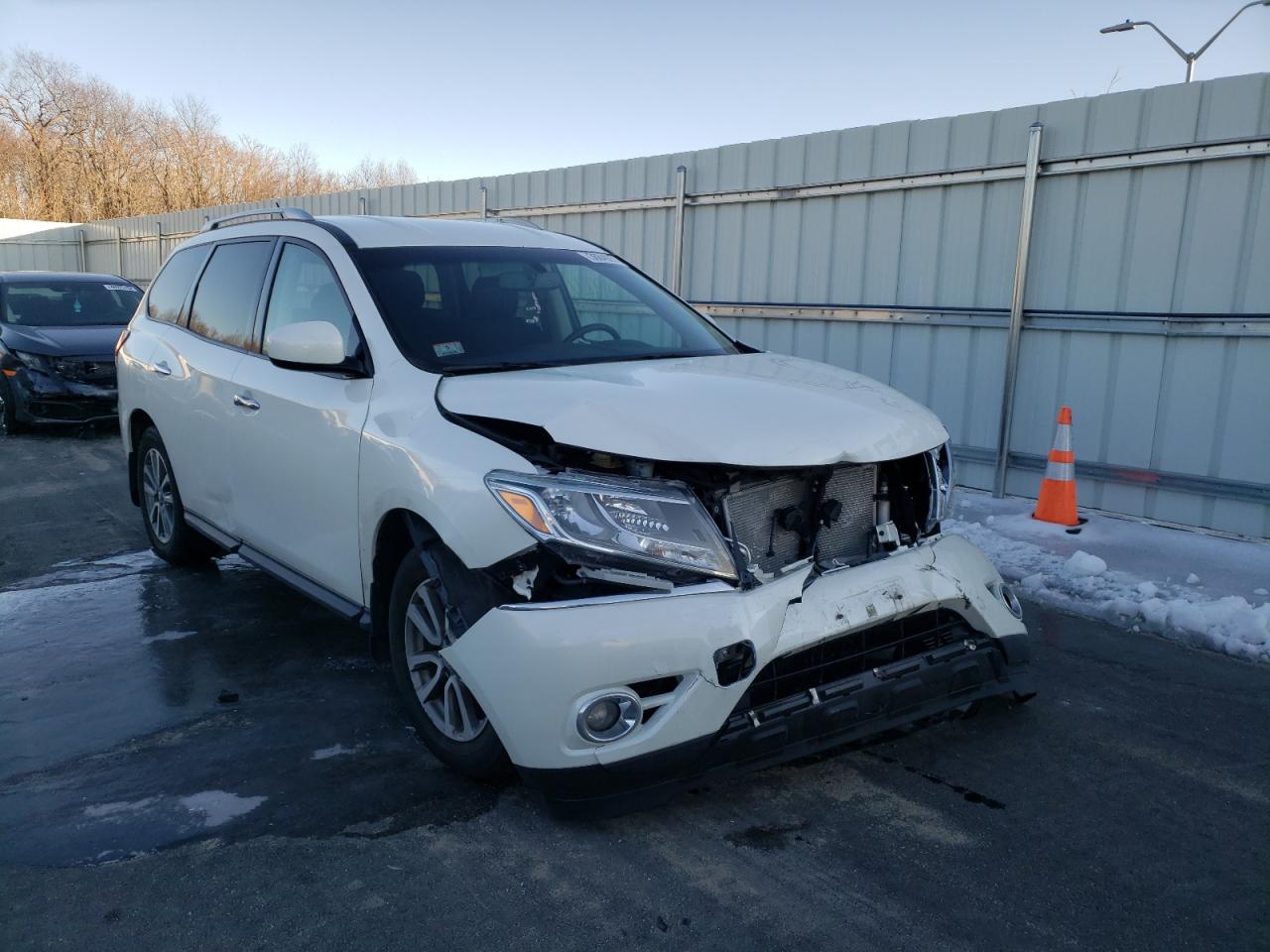 NISSAN PATHFINDER 2015 with VIN 5N1AR2MM5FC720027 - Photo from auction