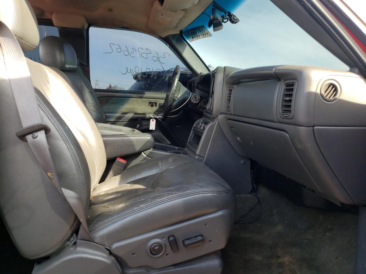 Photo 5 from auction – 2003 CHEVROLET SILVERADO with VIN 1GCEK19T53E377854