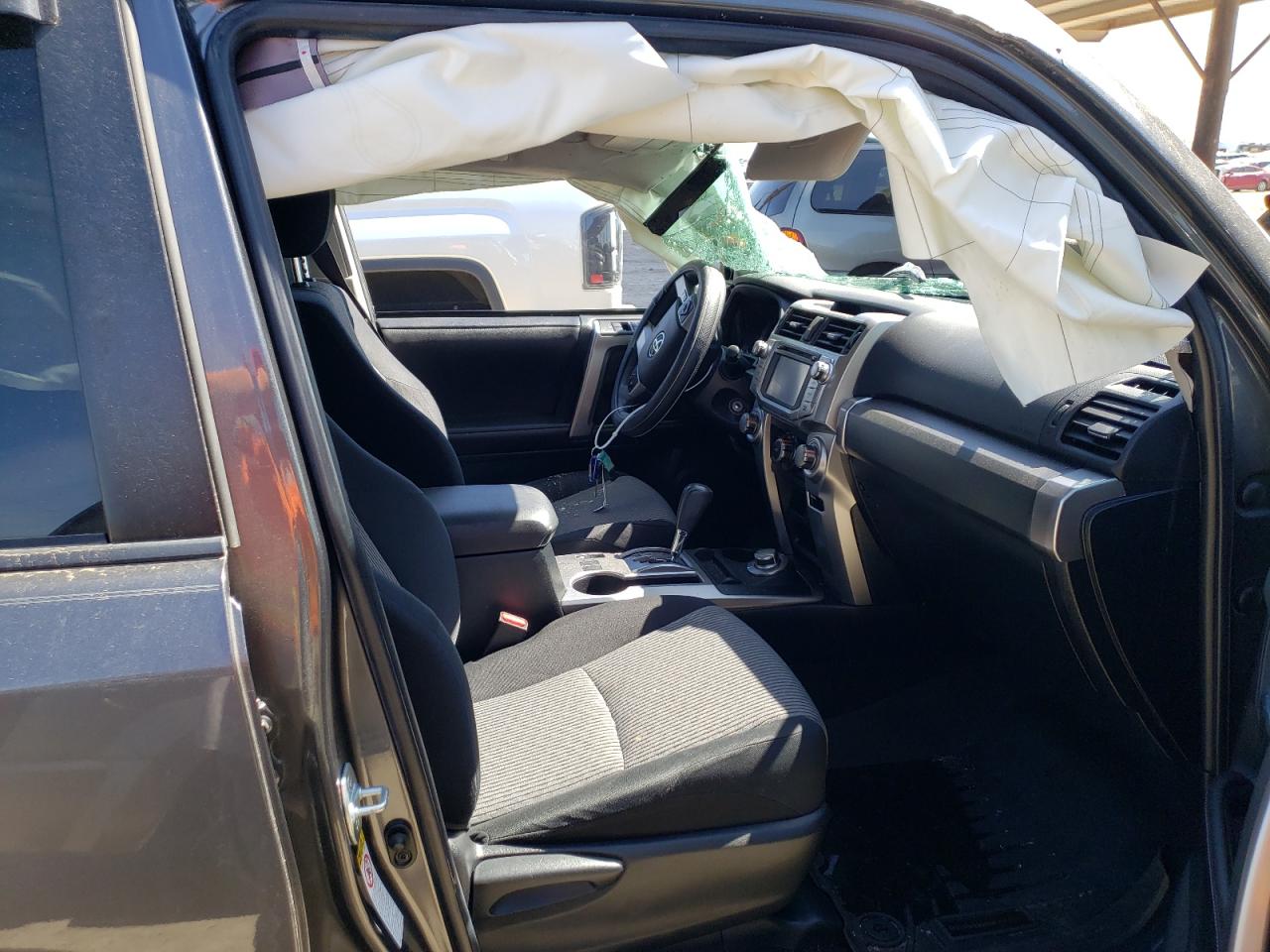 Photo 5 from auction – 2016 TOYOTA 4RUNNER SR with VIN JTEBU5JR4G5388169