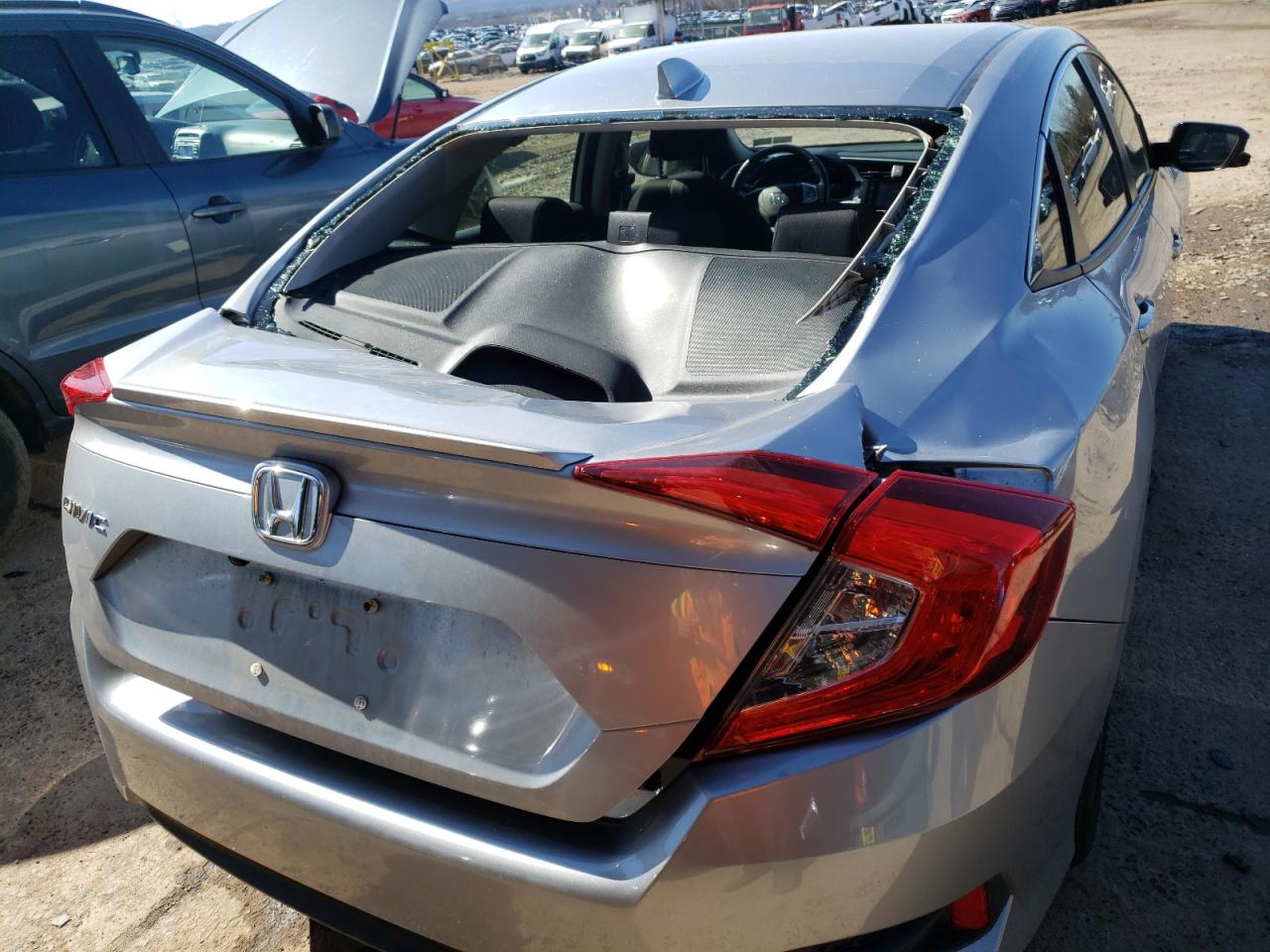 Photo 9 from auction – 2018 HONDA CIVIC EX with VIN JHMFC1F35JX000205