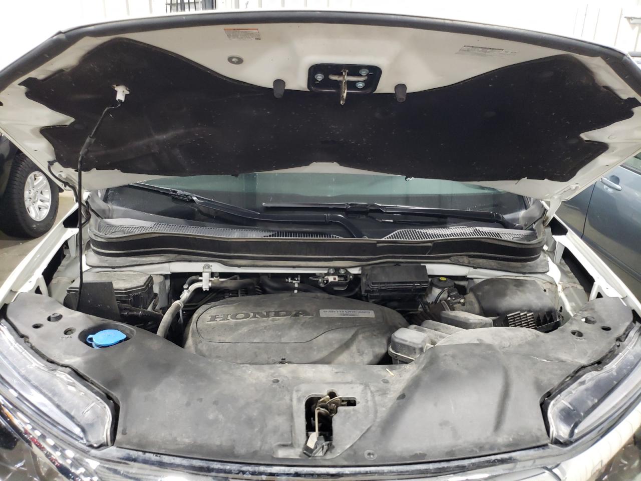 Photo 7 from auction – 2018 HONDA RIDGELINE with VIN 5FPYK3F19JB014343