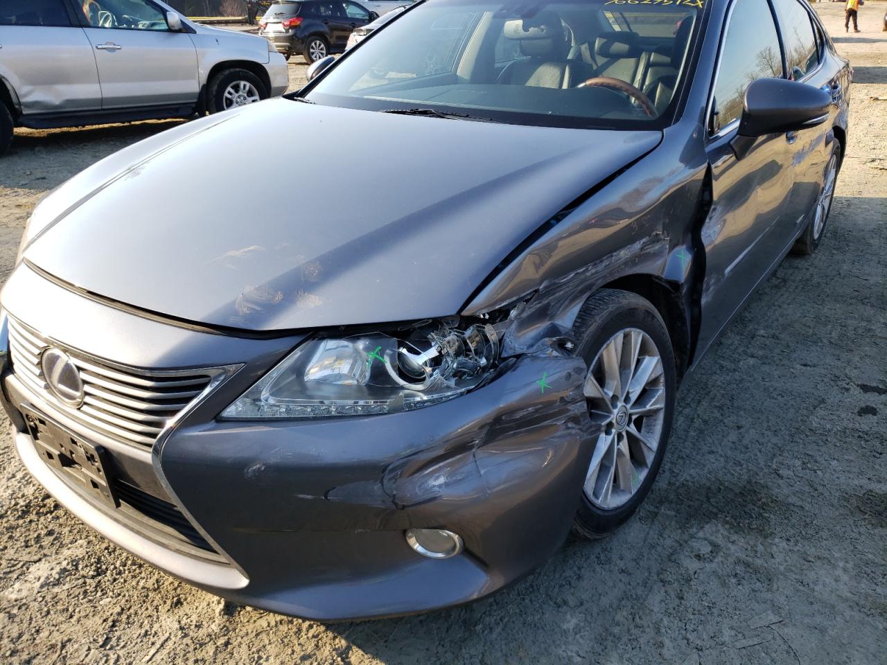Photo 9 from auction – 2013 LEXUS ES 300H with VIN JTHBW1GG5D2035657