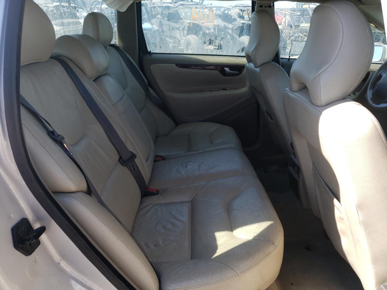 Photo 6 from auction – 2004 VOLVO V70 with VIN YV1SW61T842396850