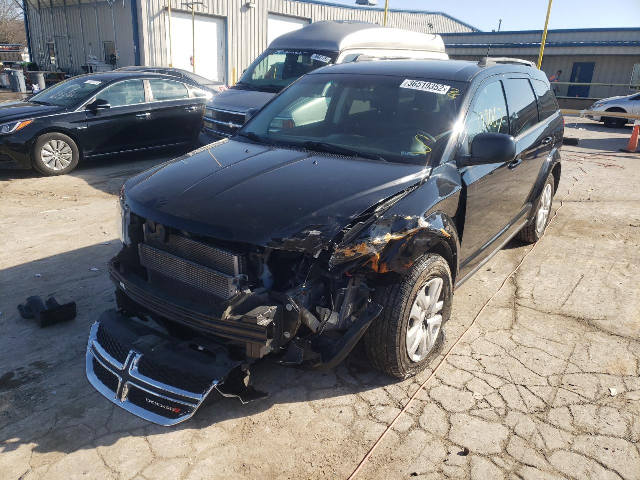 Photo 2 from auction – 2017 DODGE JOURNEY SE with VIN 3C4PDCAB7HT633372