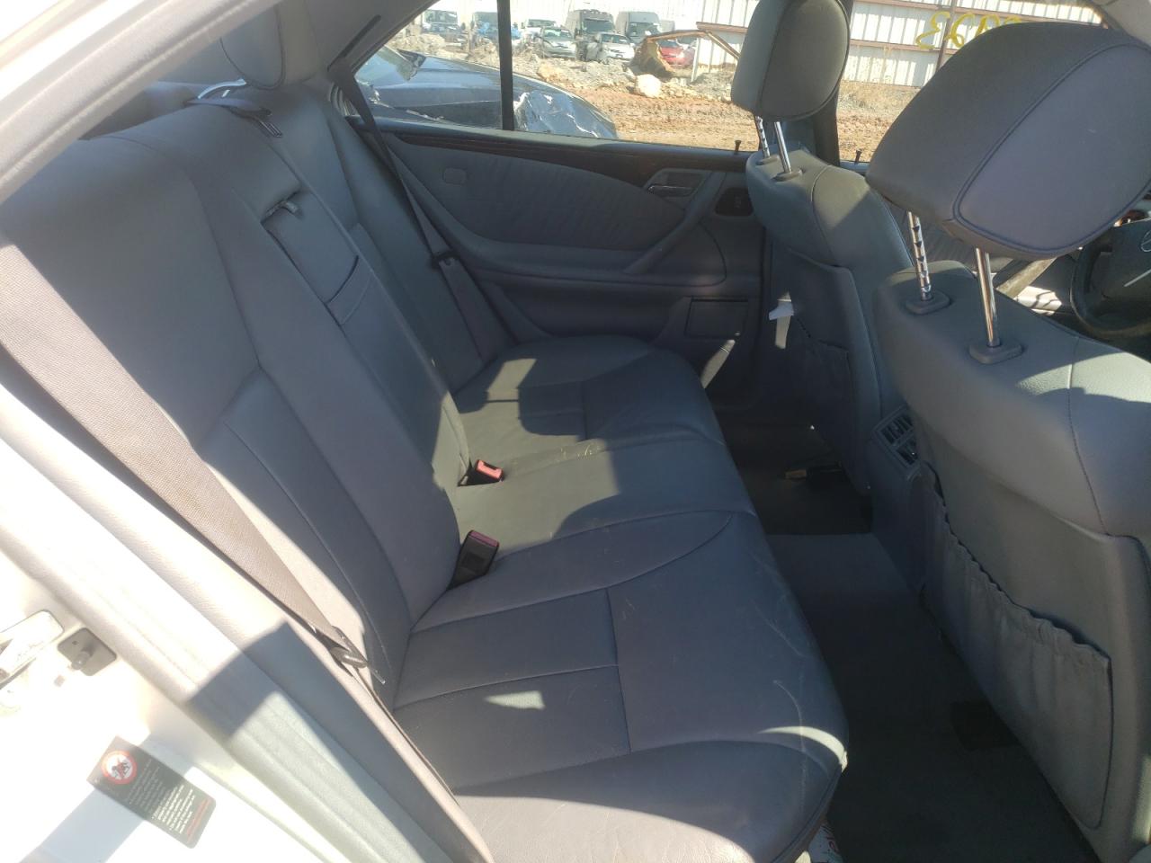 Photo 6 from auction – 2002 MERCEDES-BENZ E 320 with VIN WDBJF65J22B445627