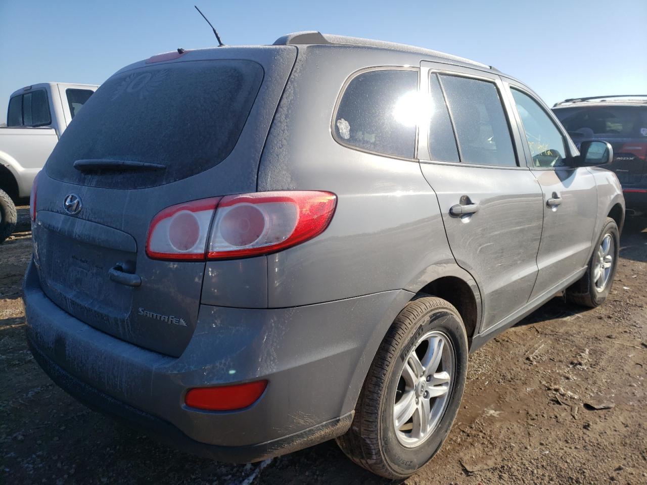 Photo 4 from auction – 2010 HYUNDAI SANTA FE G with VIN 5NMSG3AB1AH393837
