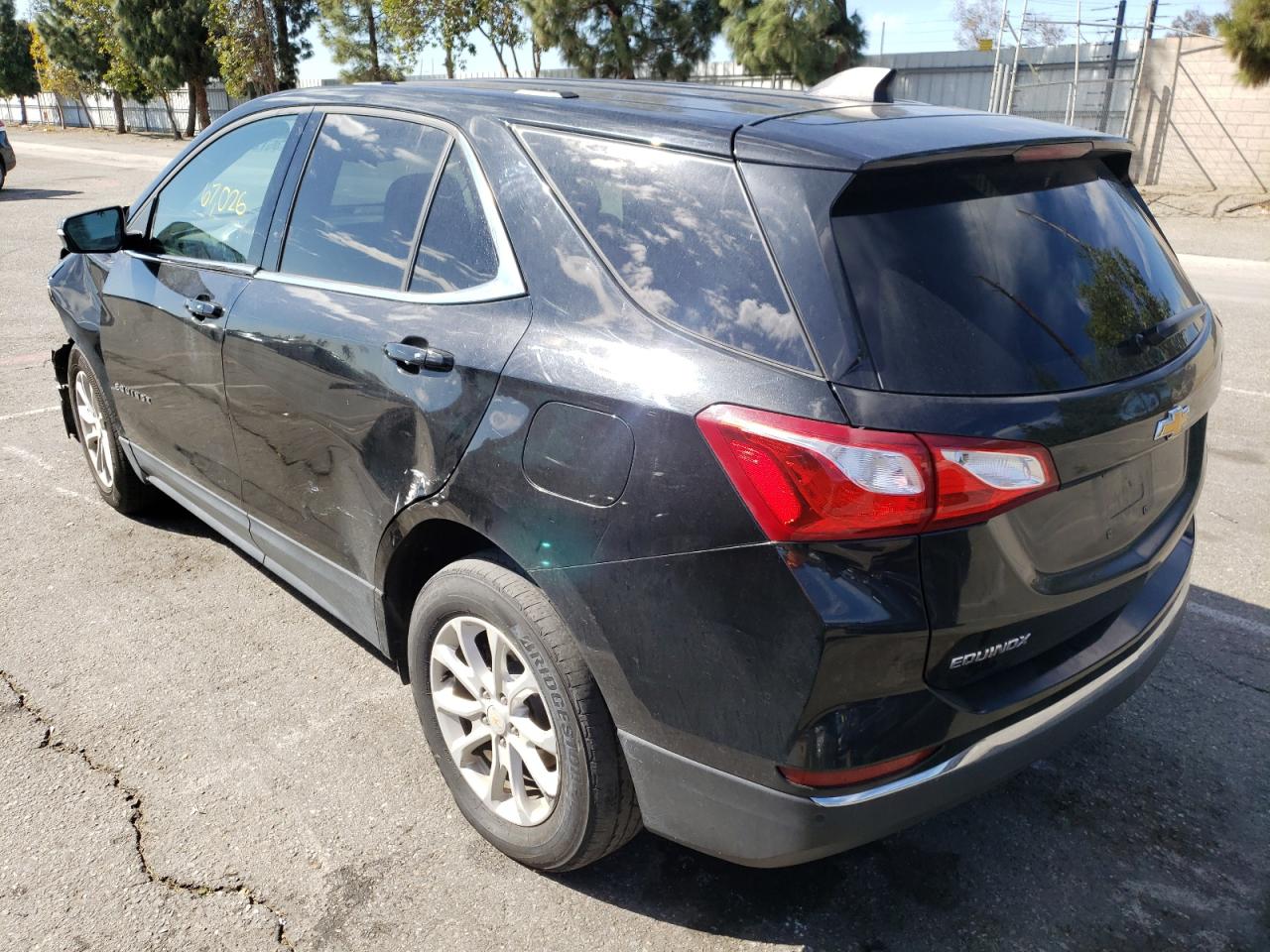 Photo 3 from auction – 2018 CHEVROLET EQUINOX LT with VIN 2GNAXJEV6J6334320