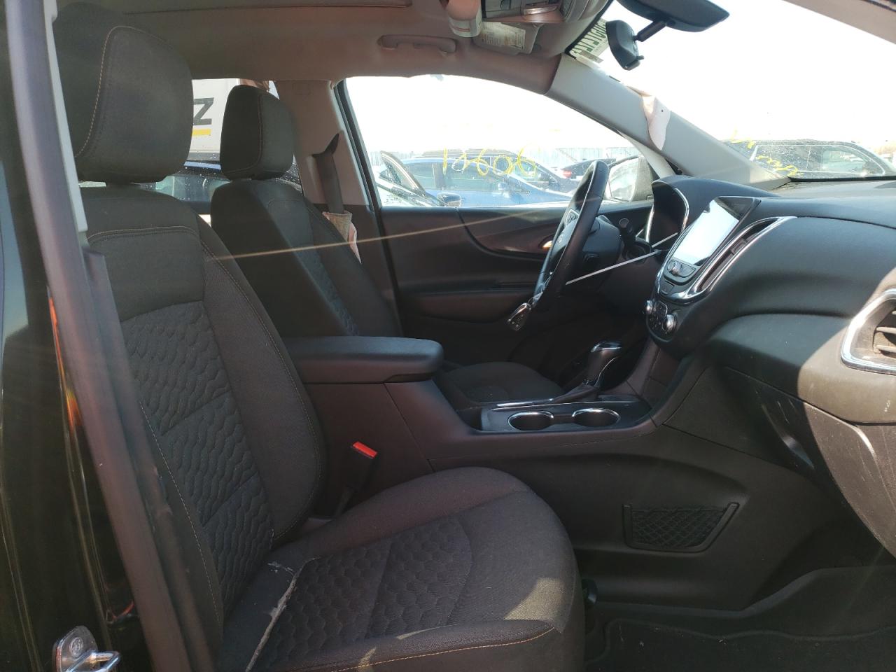 Photo 5 from auction – 2018 CHEVROLET EQUINOX LT with VIN 2GNAXJEV1J6350697