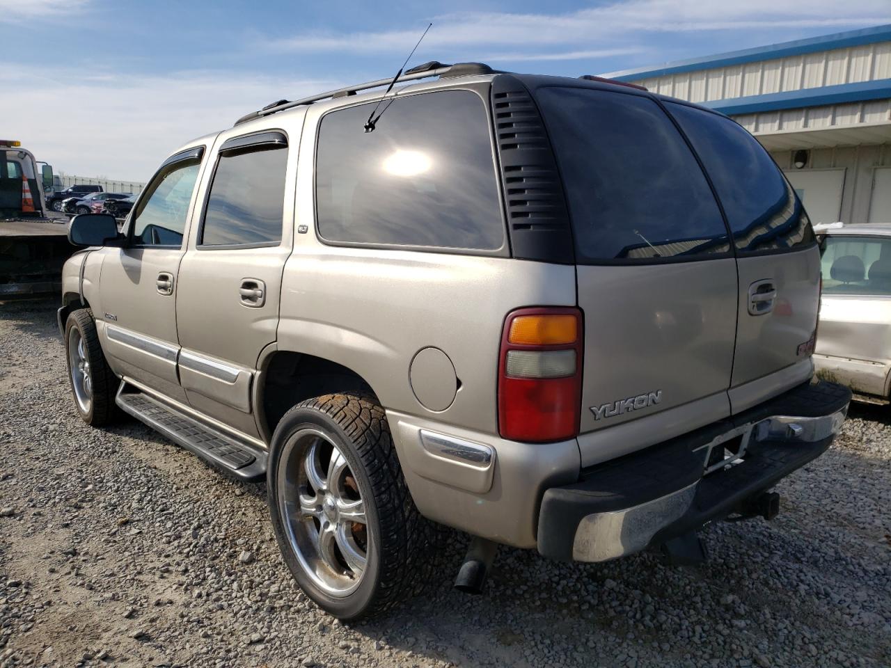 Photo 3 from auction – 2000 GMC YUKON with VIN 1GKEK13TXYJ131734