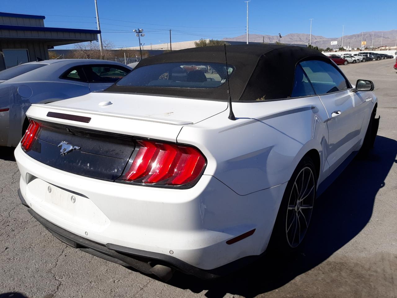 Photo 4 from auction – 2018 FORD MUSTANG with VIN 1FATP8UH8J5107900