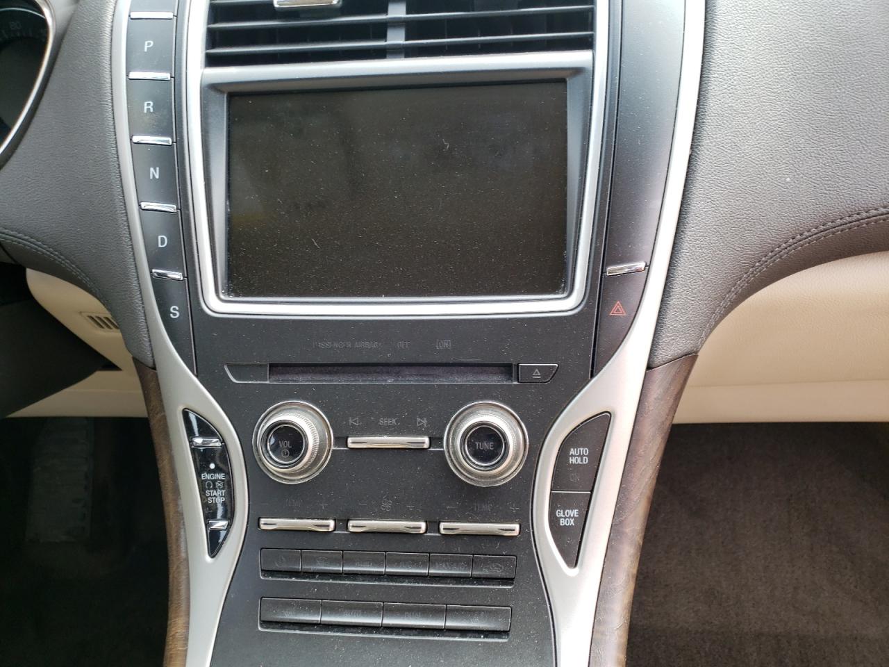 Photo 9 from auction – 2016 LINCOLN MKX SELECT with VIN 2LMTJ6KR0GBL56725