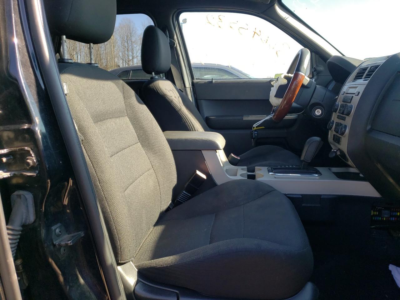 Photo 5 from auction – 2008 FORD ESCAPE XLT with VIN 1FMCU03Z98KC82386