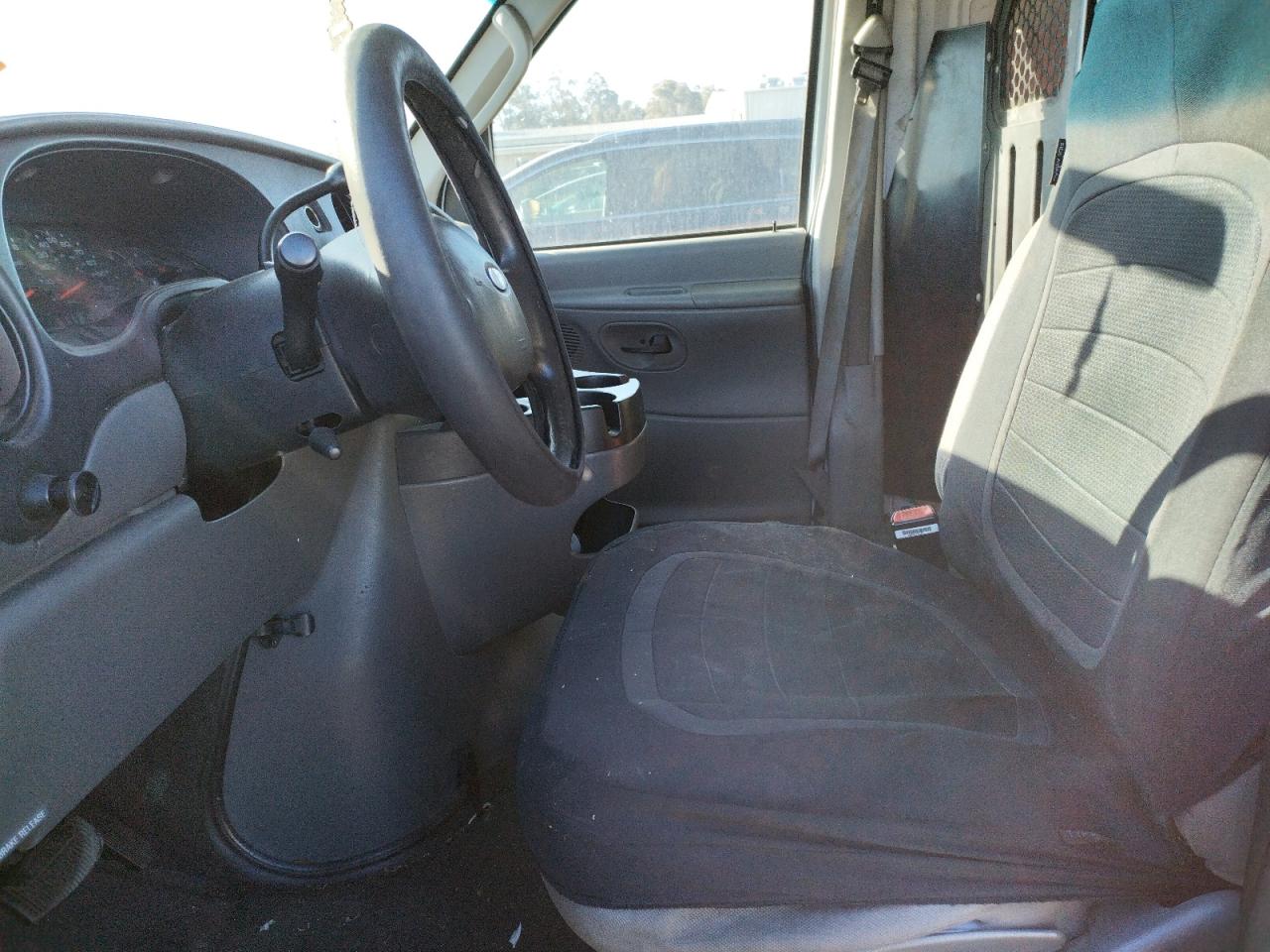 Photo 5 from auction – 2006 FORD ECONOLINE with VIN 1FTRE14W76DA37254