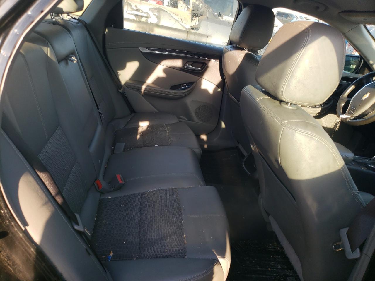 Photo 6 from auction – 2017 CHEVROLET IMPALA LT with VIN 2G1105S33H9109569
