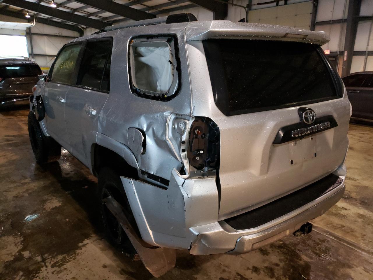 Photo 3 from auction – 2014 TOYOTA 4RUNNER SR with VIN JTEBU5JR4E5198353