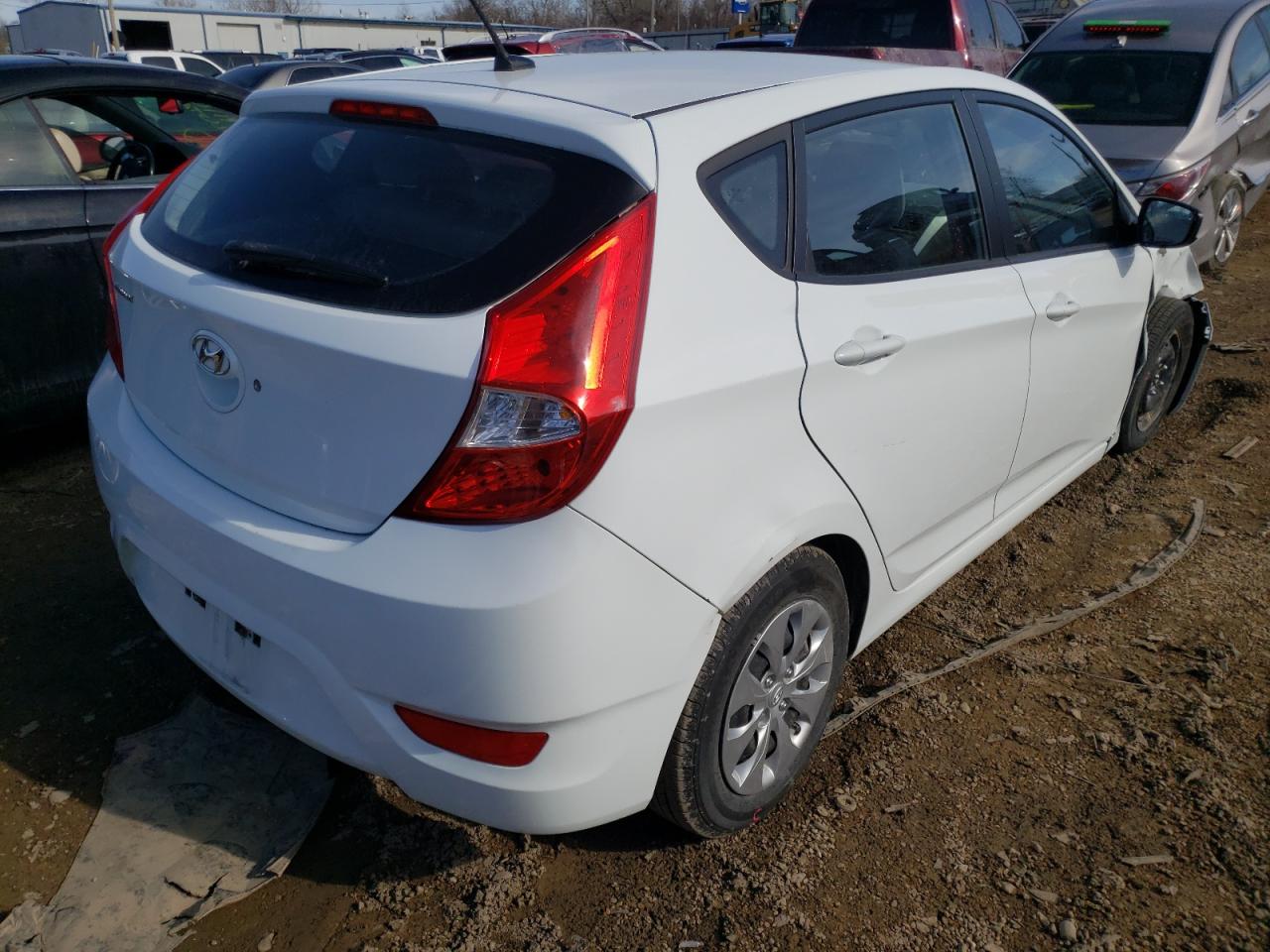 Photo 4 from auction – 2016 HYUNDAI ACCENT SE with VIN KMHCT5AE4GU272125