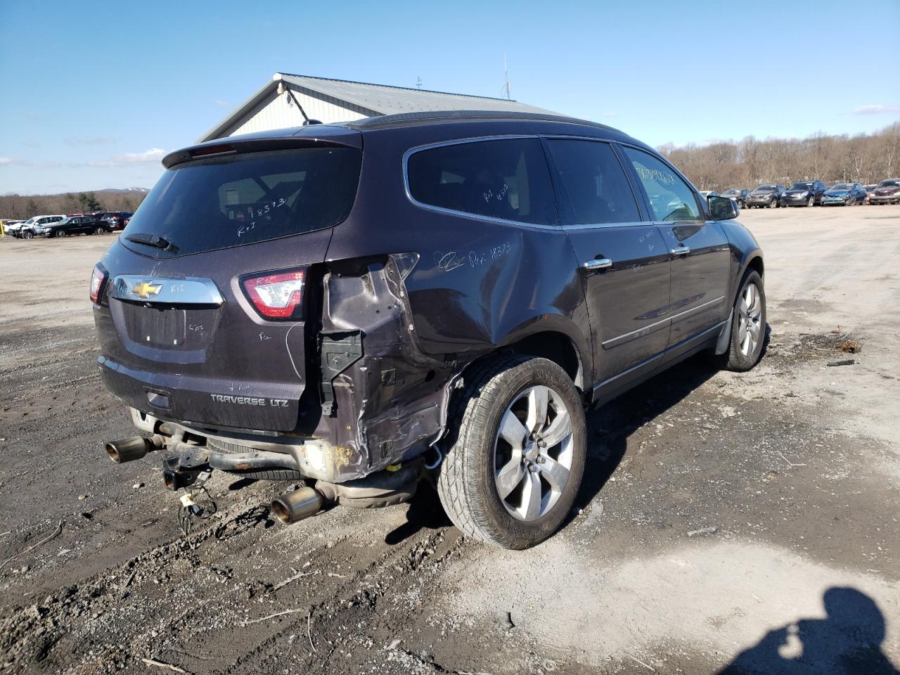 Photo 4 from auction – 2015 CHEVROLET TRAVERSE L with VIN 1GNKVJKD9FJ304289