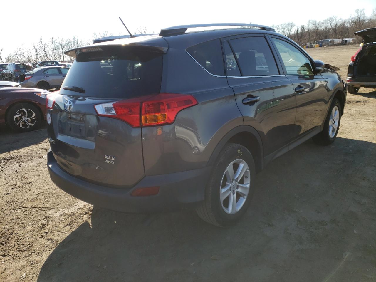 Photo 4 from auction – 2013 TOYOTA RAV4 XLE with VIN JTMRFREVXD5020425