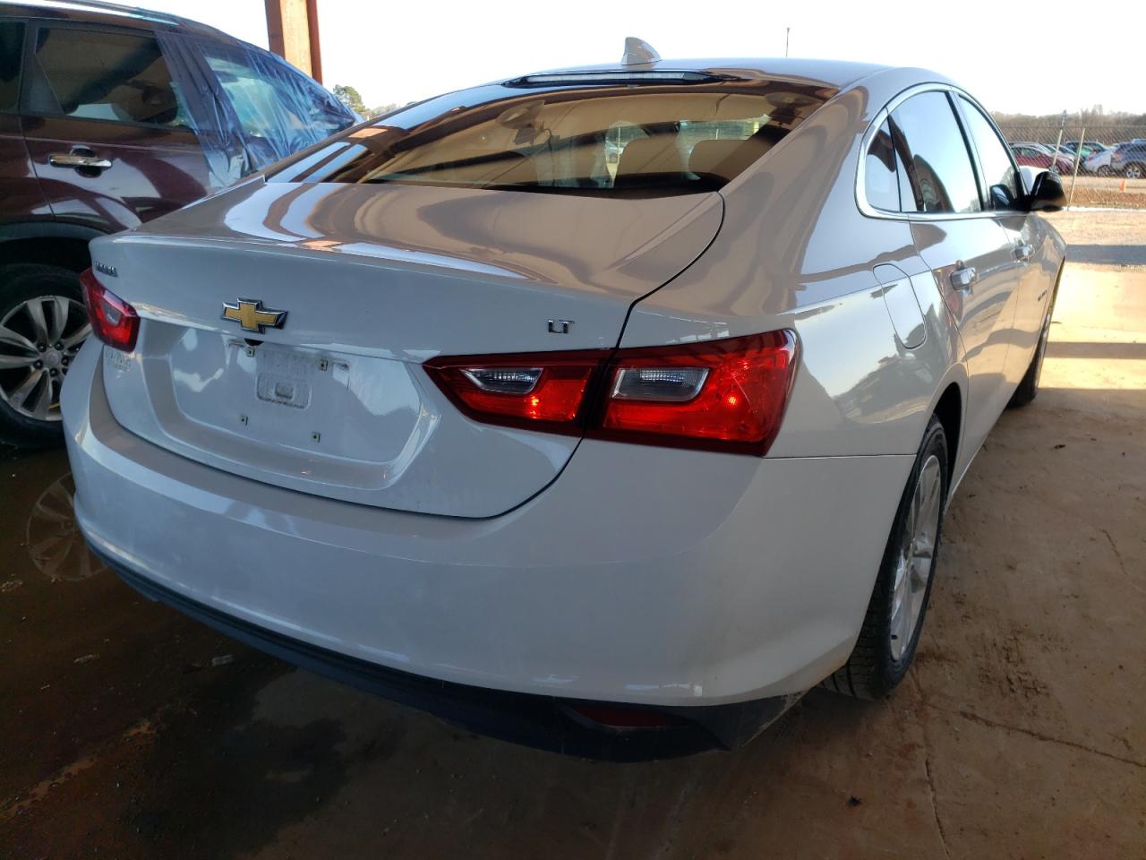 Photo 4 from auction – 2018 CHEVROLET MALIBU LT with VIN 1G1ZD5ST9JF267533