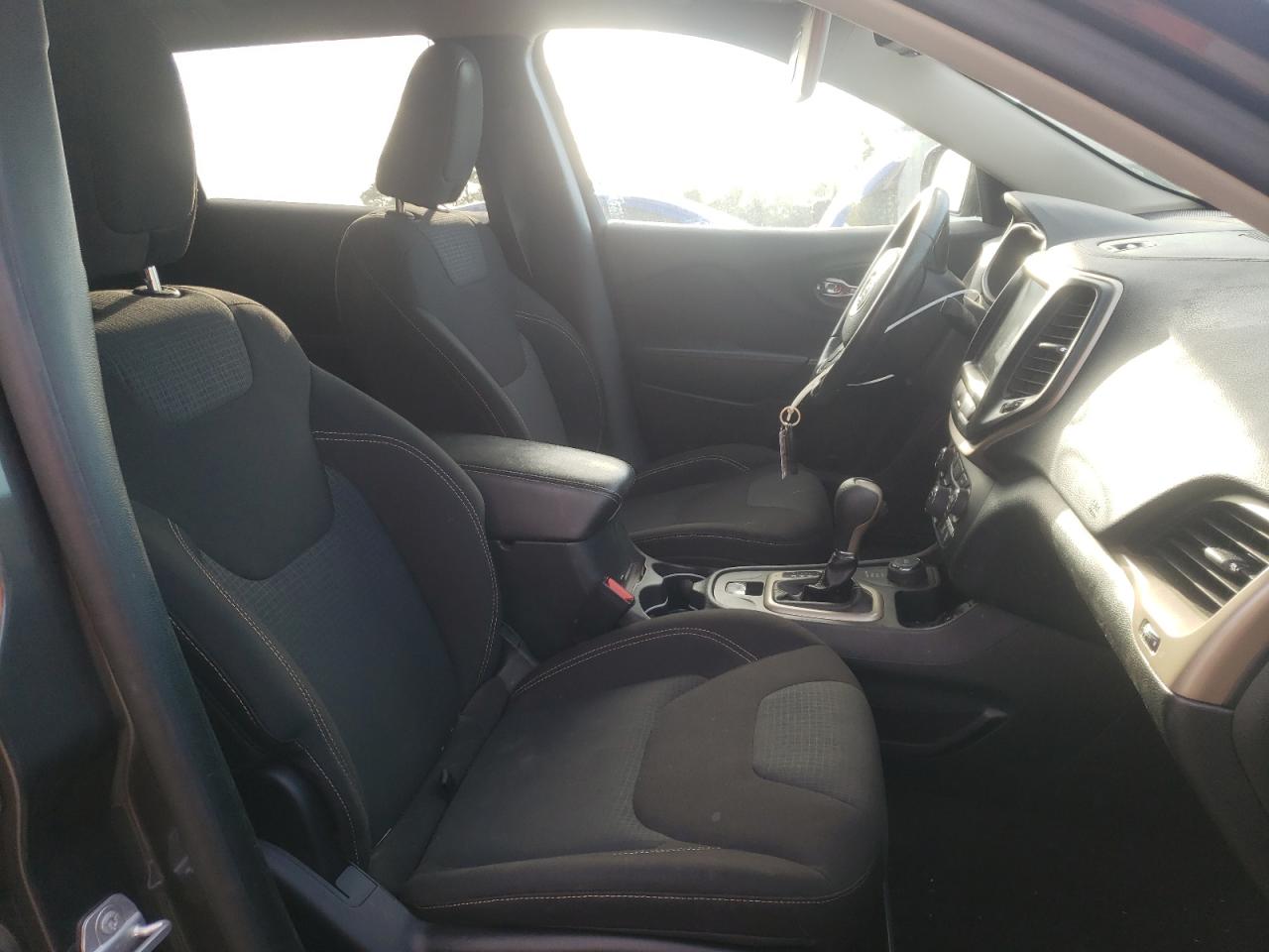 Photo 5 from auction – 2016 JEEP CHEROKEE L with VIN 1C4PJMCS3GW175690