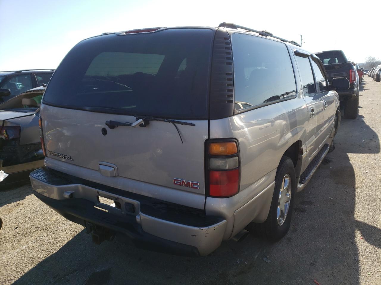 Photo 4 from auction – 2004 GMC UK with VIN 1GKFK66U34J160489
