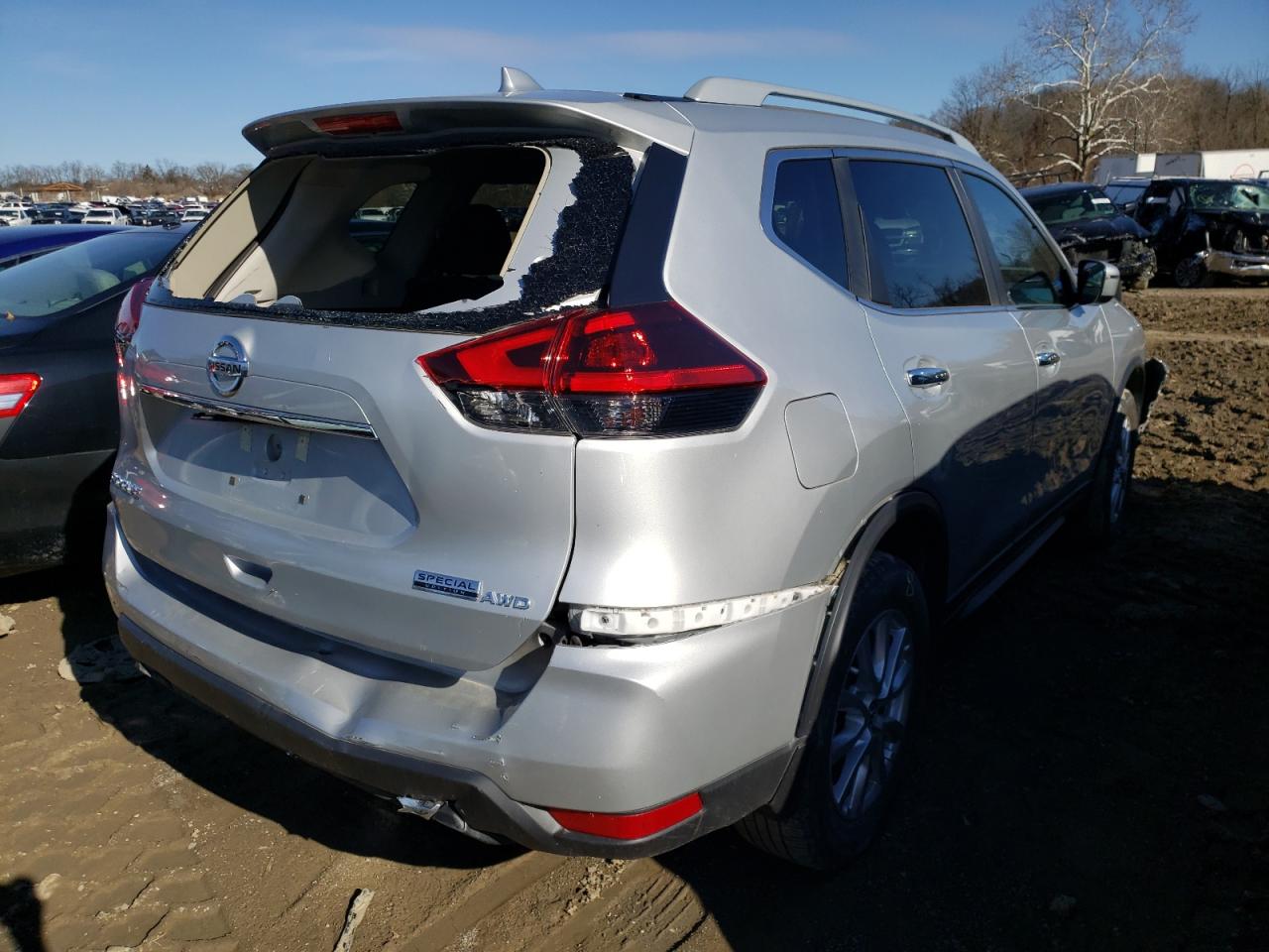 Photo 4 from auction – 2019 NISSAN ROGUE S with VIN 5N1AT2MV3KC803136
