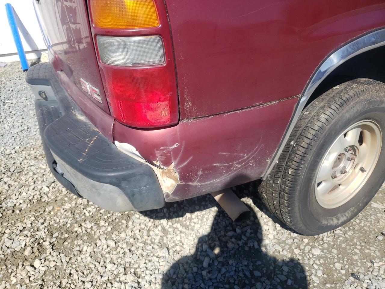 Photo 9 from auction – 2003 GMC YUKON with VIN 1GKEC13Z13J298087