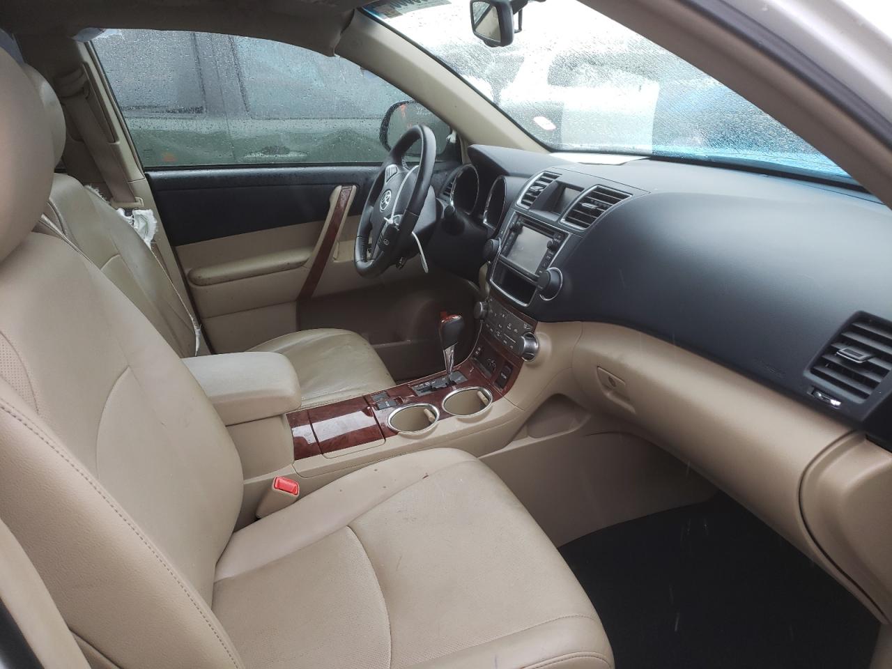 Photo 5 from auction – 2013 TOYOTA HIGHLANDER with VIN 5TDYK3EH9DS113204