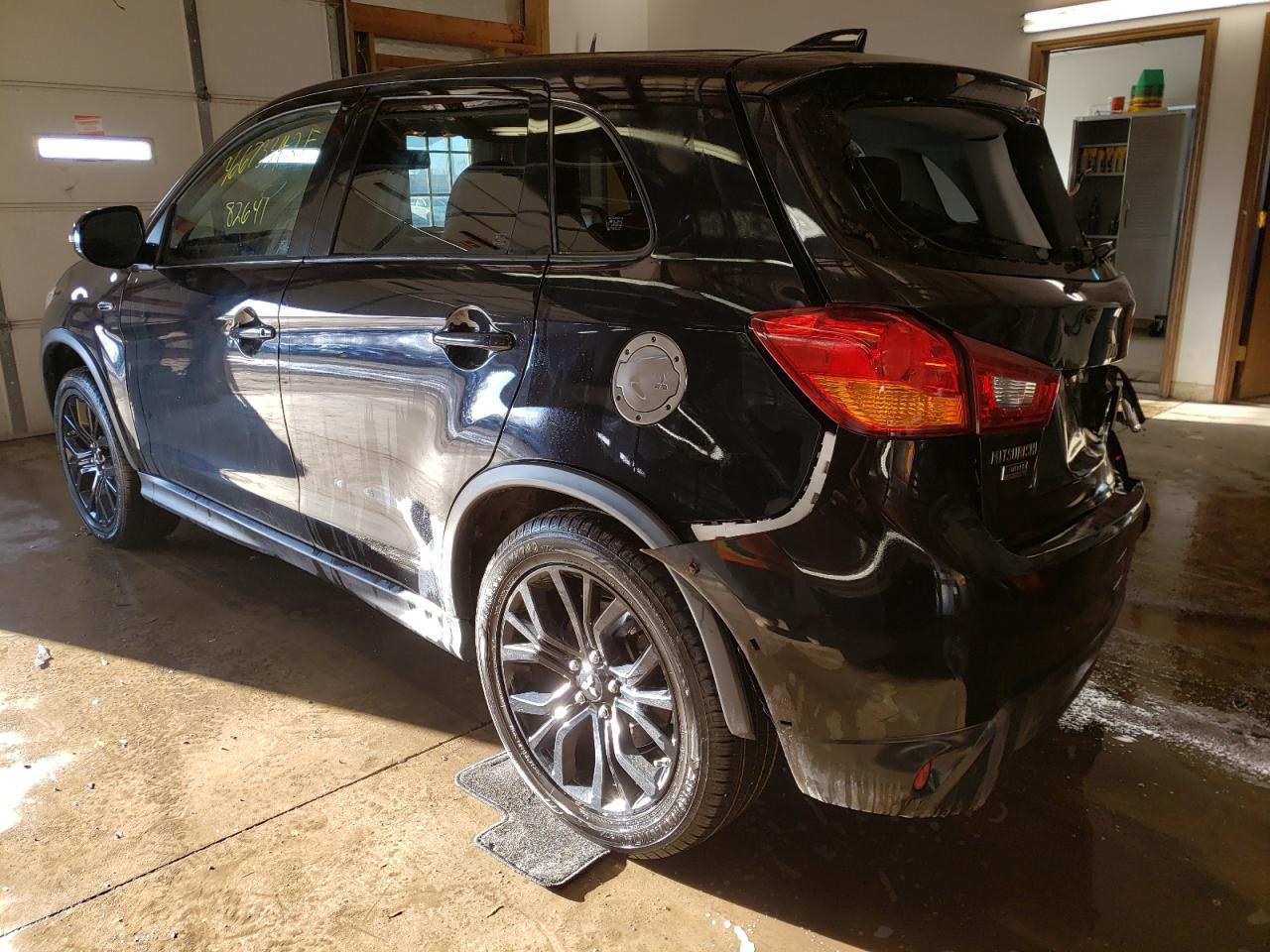 Photo 3 from auction – 2017 MITSUBISHI OUTLANDER with VIN JA4AR3AU9HZ039331
