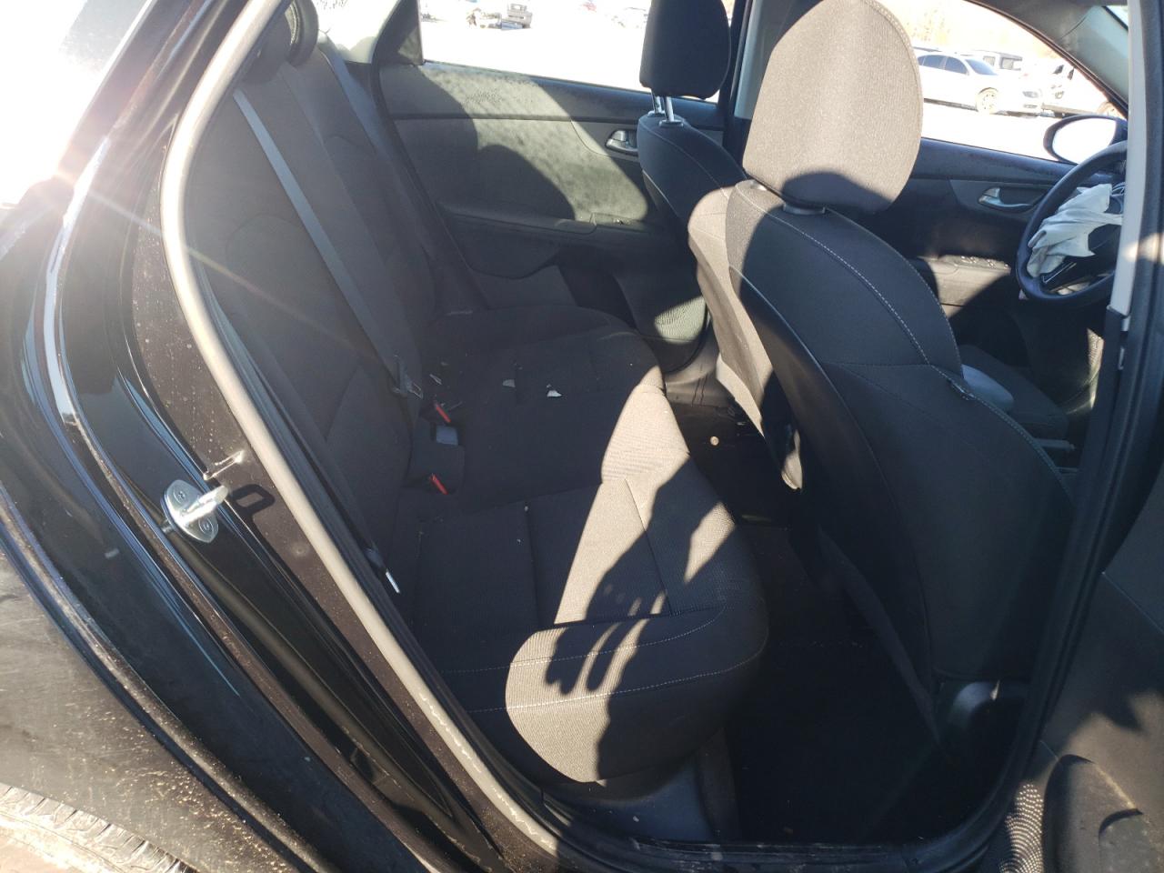 Photo 6 from auction – 2021 KIA FORTE FE with VIN 3KPF24AD8ME265730