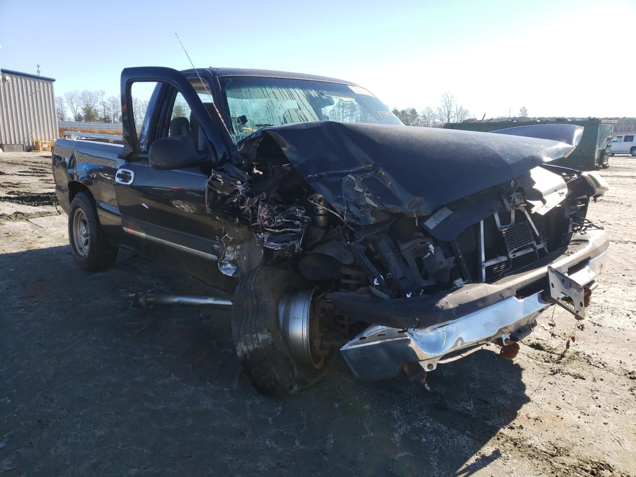 CHEVROLET SILVERADO 2004 with VIN 1GCEC14T24Z258772 - Photo from auction
