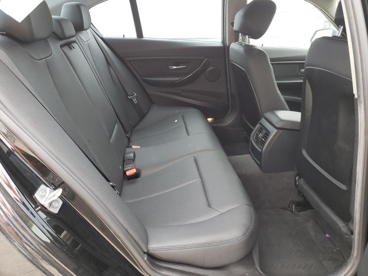 Photo 6 from auction – 2015 BMW 320 I with VIN WBA3B1G54FNT03564
