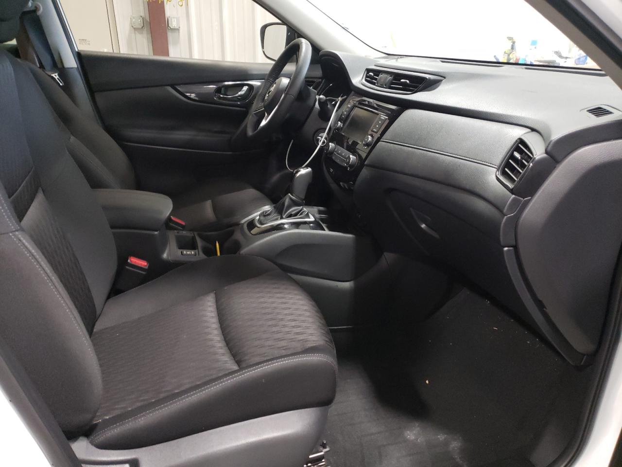 Photo 5 from auction – 2020 NISSAN ROGUE S with VIN KNMAT2MT3LP506820