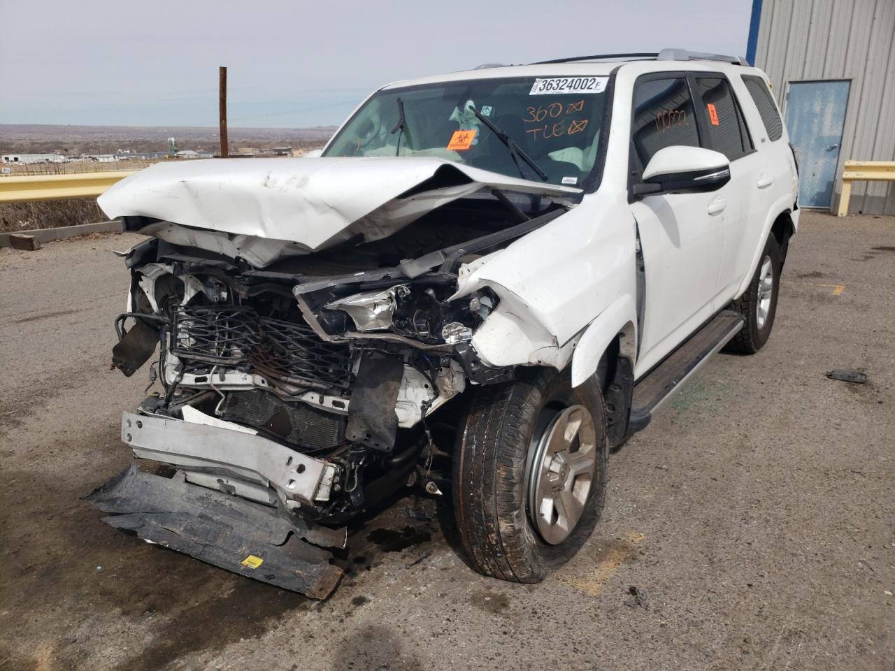 Photo 2 from auction – 2015 TOYOTA 4RUNNER SR with VIN JTEBU5JR9F5260041