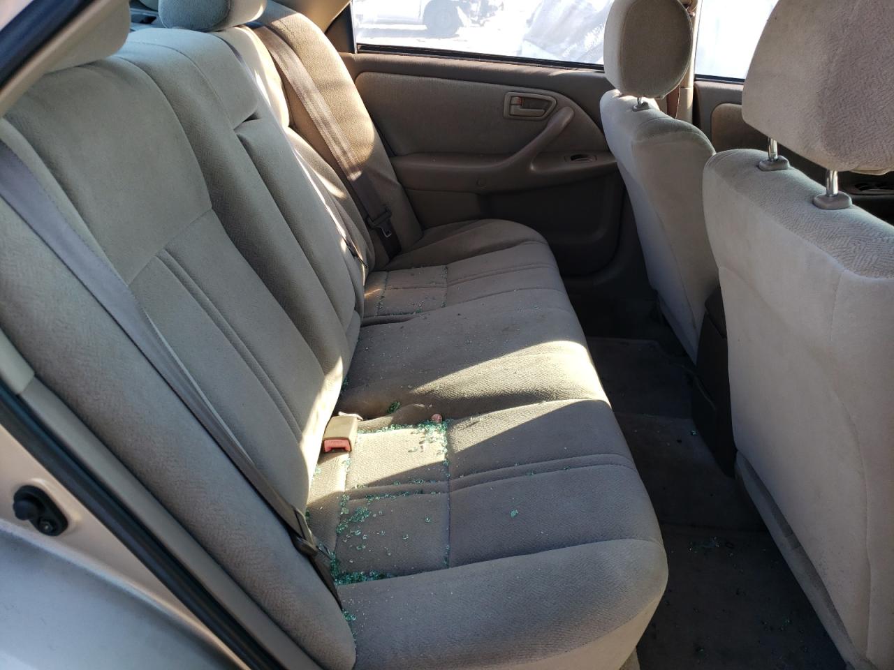 Photo 6 from auction – 2000 TOYOTA CAMRY CE with VIN 4T1BG22K8YU644005