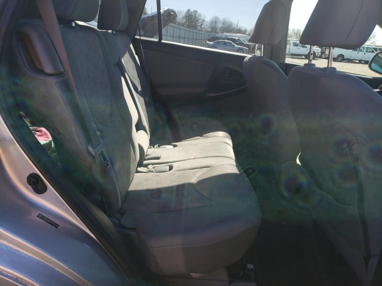 Photo 6 from auction – 2012 TOYOTA RAV4 with VIN JTMBF4DV0C5052949
