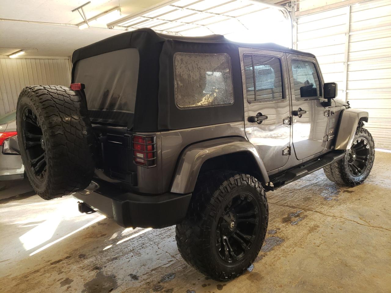 Photo 4 from auction – 2016 JEEP WRANGLER U with VIN 1C4BJWEG9GL222351