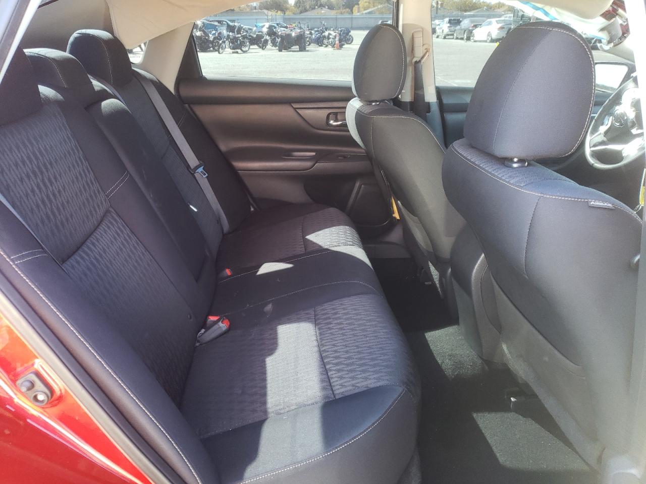 Photo 6 from auction – 2017 NISSAN ALTIMA 2.5 with VIN 1N4AL3AP5HC228830