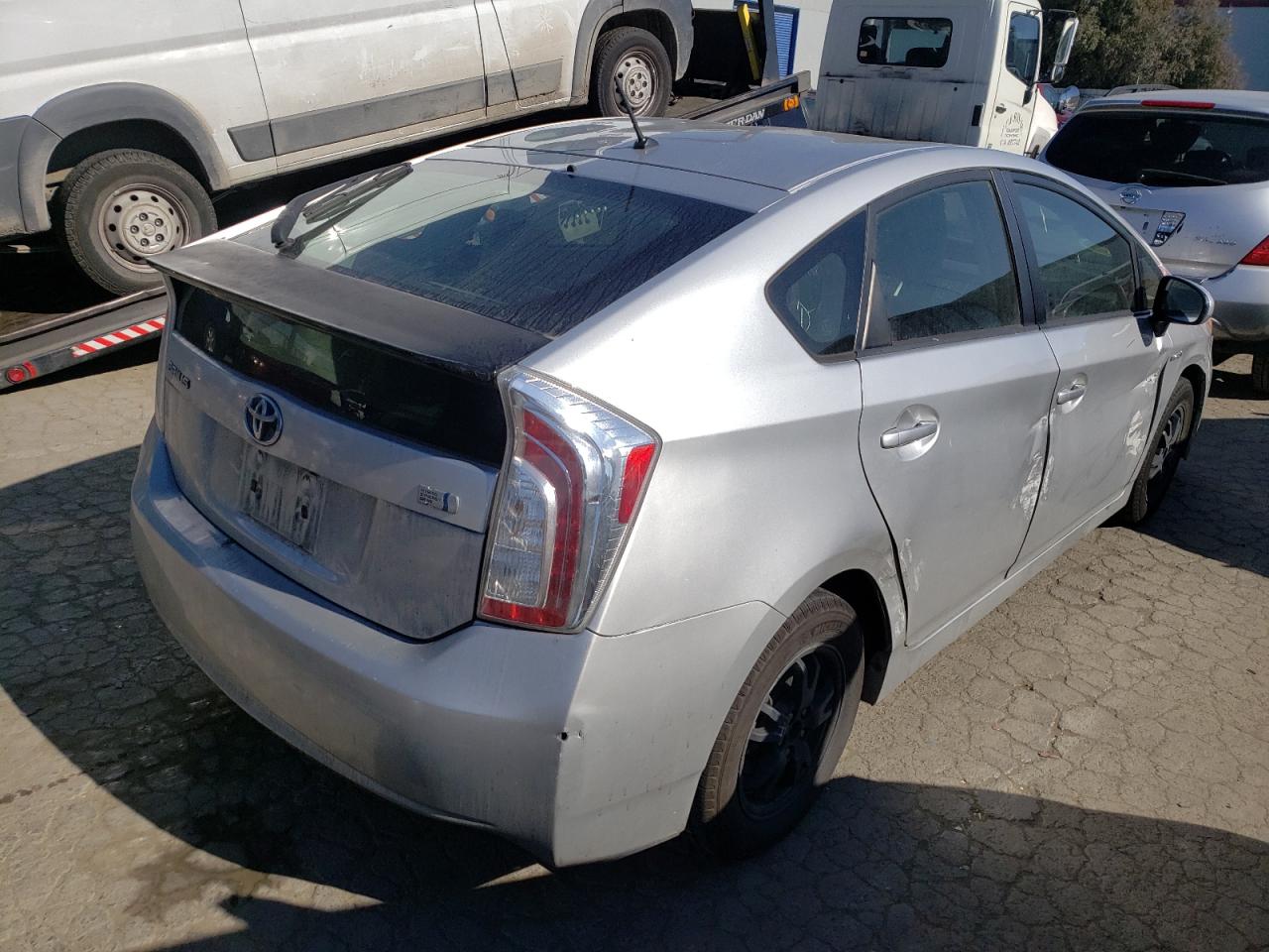 Photo 4 from auction – 2013 TOYOTA PRIUS with VIN JTDKN3DU3D0339527