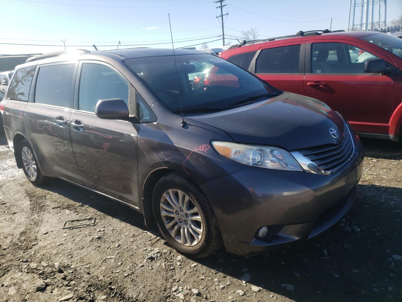 TOYOTA SIENNA XLE 2012 with VIN 5TDYK3DC6CS242389 - Photo from auction